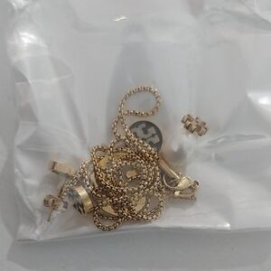 Elegant Gold Necklace and Earring Set